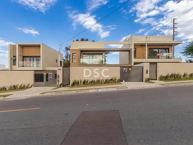 Casa 3 quartos e 3 banheiros, à venda, no bairro Uberaba em Curitiba