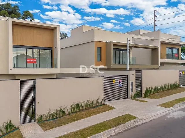 Casa 3 quartos e 3 banheiros, à venda, no bairro Uberaba em Curitiba