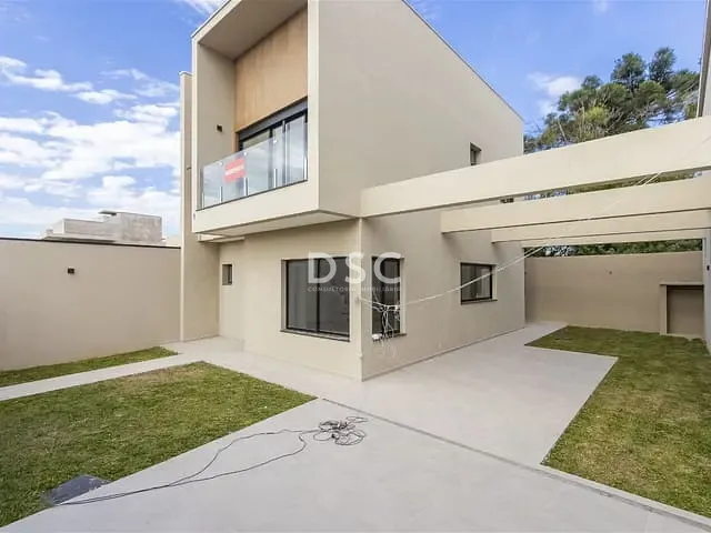 Casa 3 quartos e 3 banheiros, à venda, no bairro Uberaba em Curitiba