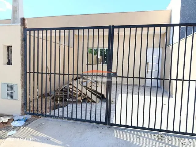 Casa 2 quartos e 2 banheiros, à venda, no bairro Parque São Bento em Sorocaba