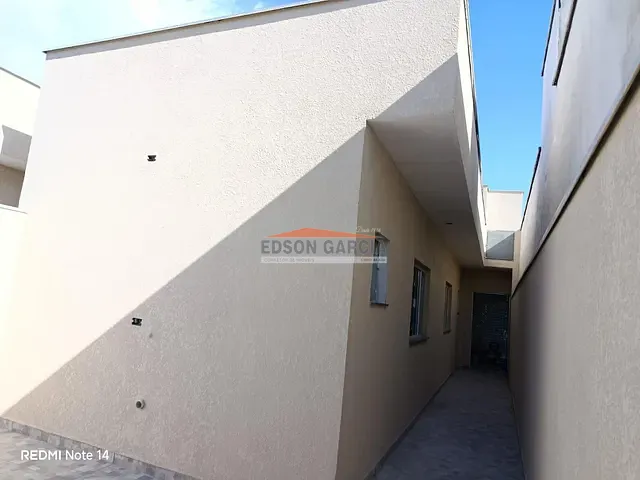 Casa 2 quartos e 2 banheiros, à venda, no bairro Parque São Bento em Sorocaba
