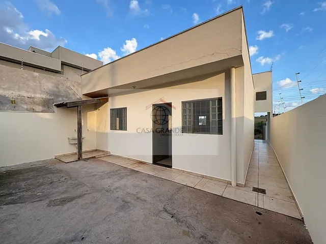 Casa com 165m² 3 quartos e 1 banheiro, à venda, no bairro Jardim das Flores em Rolândia