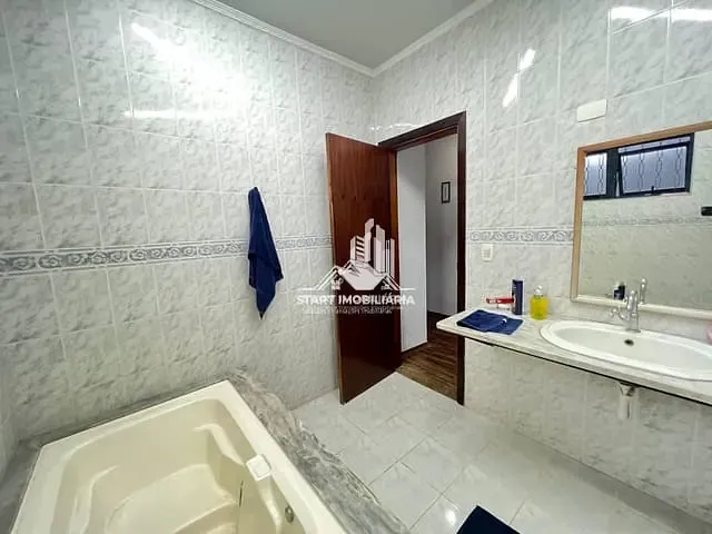 Casa com 390m² 3 quartos e 3 banheiros, à venda, no bairro Jd Alvorada em Pederneiras