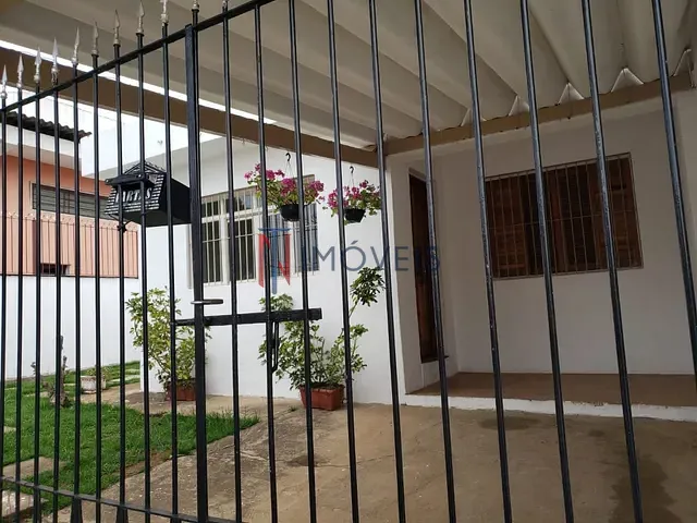 Casa com 220m² 2 quartos e 2 banheiros, à venda, no bairro Alvinópolis em Atibaia