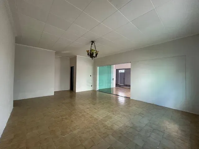 Casa 4 quartos e 1 banheiro, para alugar, no bairro Clériston Andrade em Paulo Afonso