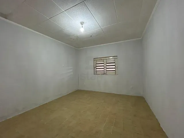 Casa 4 quartos e 1 banheiro, para alugar, no bairro Clériston Andrade em Paulo Afonso