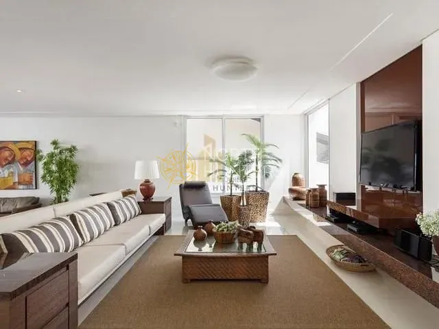 Casa com 450m² 7 quartos e 7 banheiros, para alugar, no bairro Jurerê Internacional em Florianópolis