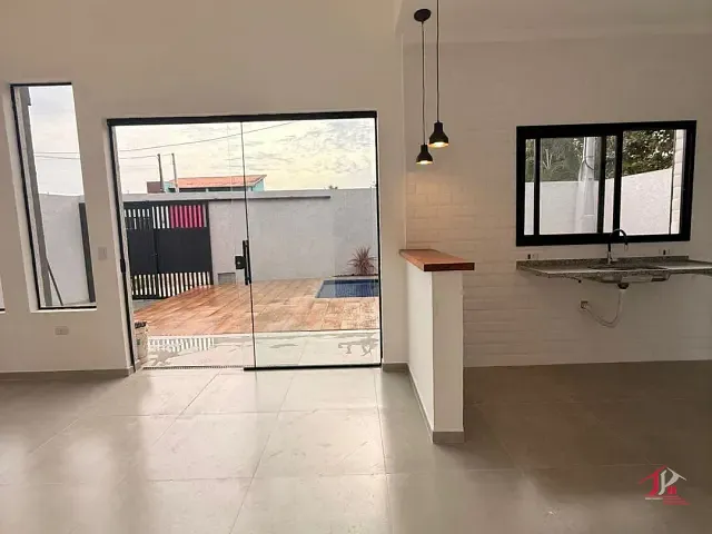 Casa 3 quartos e 3 banheiros, à venda, no bairro Jamaica (Praia) em Itanhaém