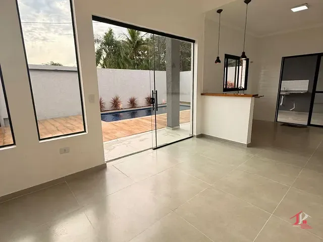 Casa 3 quartos e 3 banheiros, à venda, no bairro Jamaica (Praia) em Itanhaém