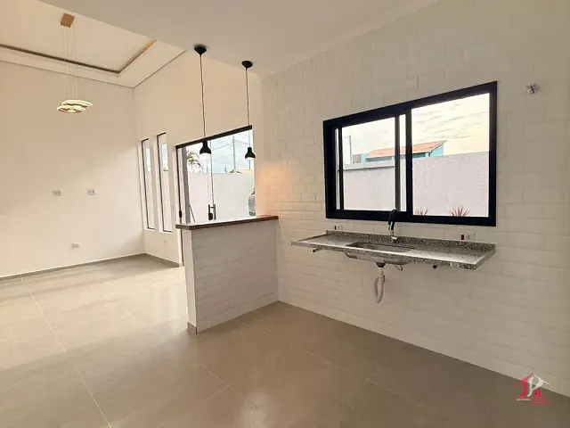 Casa 3 quartos e 3 banheiros, à venda, no bairro Jamaica (Praia) em Itanhaém