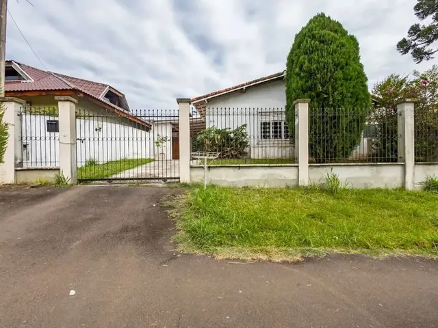 Casa com 476m² 3 quartos e 2 banheiros, à venda, no bairro Santa Felicidade em Curitiba