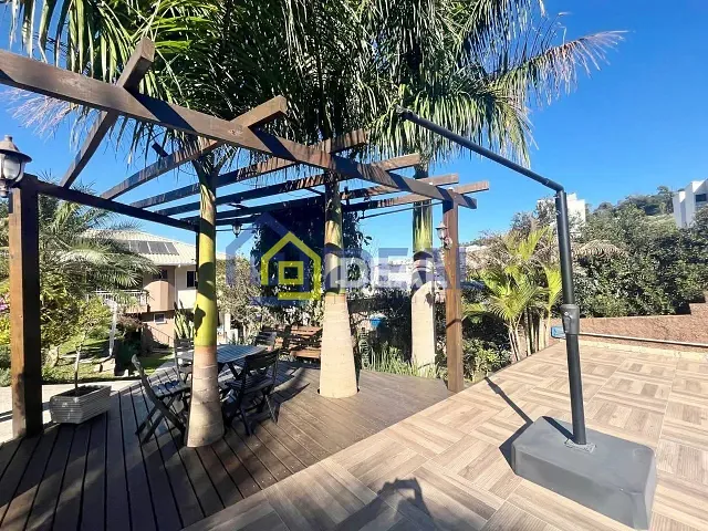 Casa 3 quartos e 2 banheiros, para alugar, no bairro Arvoredo em Concórdia