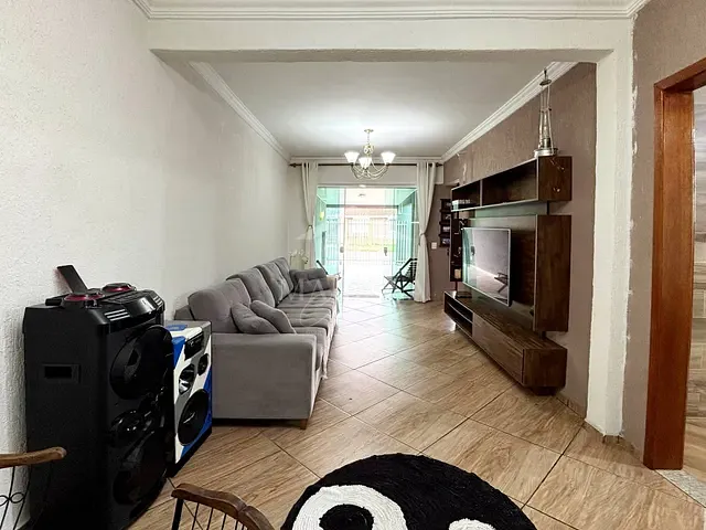 Casa com 137m² 3 quartos e 2 banheiros, à venda, no bairro Carmen  em São José dos Pinhais