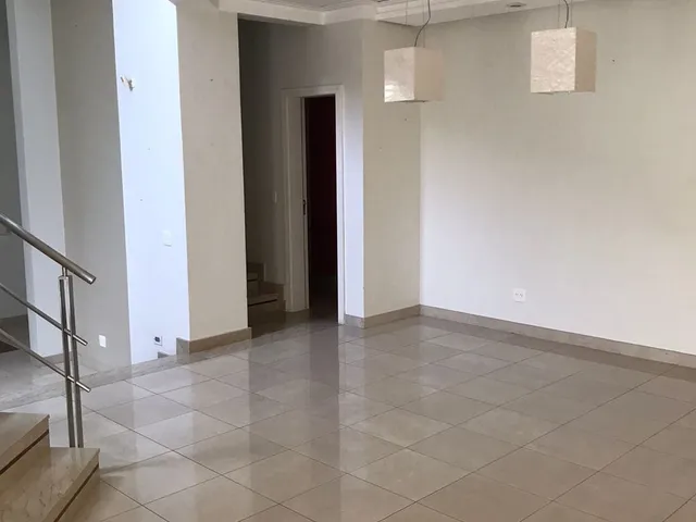 Casa com 10m² 4 quartos e 6 banheiros, à venda, no bairro Alphaville Imbuias em Londrina