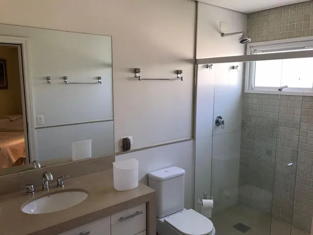 Casa com 10m² 4 quartos e 6 banheiros, à venda, no bairro Alphaville Imbuias em Londrina