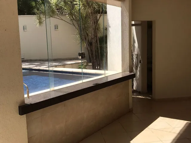 Casa com 10m² 4 quartos e 6 banheiros, à venda, no bairro Alphaville Imbuias em Londrina
