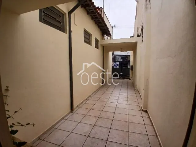 Casa com 277m² 3 quartos e 1 banheiro, à venda ou para alugar, no bairro Centro em Santa Bárbara D'Oeste