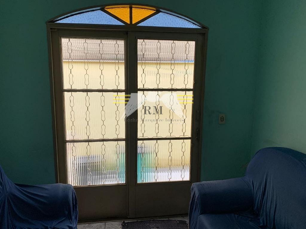 Casa à venda com 2 quartos, 90m² - Foto 4