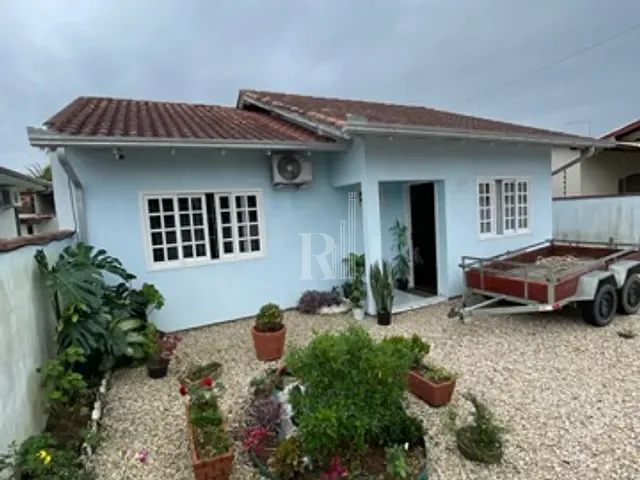 Casa 3 quartos e 3 banheiros, à venda, no bairro universitario em Tijucas