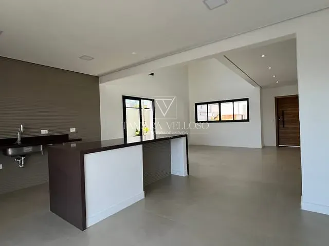 Casa 3 quartos e 4 banheiros, à venda, no bairro Cézar de Souza em Mogi das Cruzes