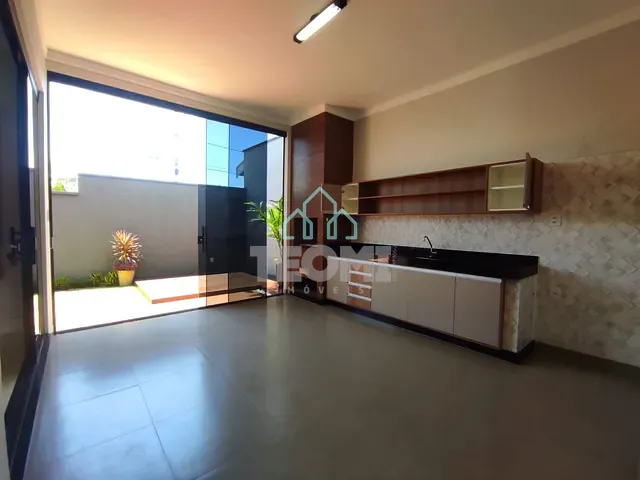 Casa com 283m² 3 quartos e 3 banheiros, à venda, no bairro Castelos em Tremembé