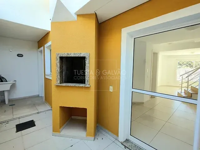 Casa com 159m² 3 quartos e 2 banheiros, à venda, no bairro Pilarzinho em Curitiba