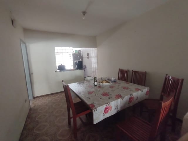 Casa com 240m² 3 quartos e 2 banheiros, à venda, no bairro Vila Cruzeiro do Sul em Aparecida de Goiânia