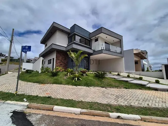 Casa com 250m² 3 quartos e 4 banheiros, à venda, no bairro Cézar de Souza em Mogi das Cruzes