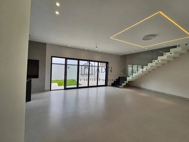 Casa com 250m² 3 quartos e 4 banheiros, à venda, no bairro Cézar de Souza em Mogi das Cruzes