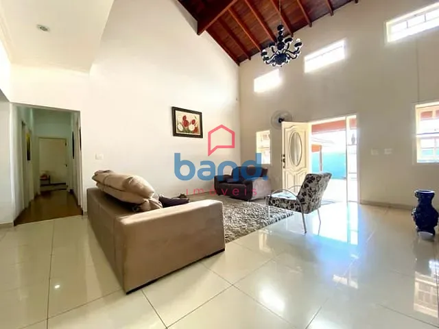 Casa com 700m² 3 quartos e 3 banheiros, à venda, no bairro Residencial Jandira Diez Alcala em Porto Feliz