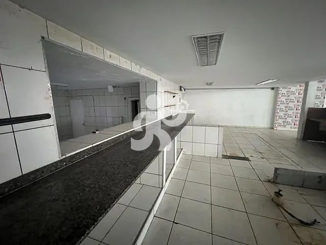 Casa com 299m² 3 quartos e 2 banheiros, para alugar, no bairro Parque Orlanda II em Piracicaba