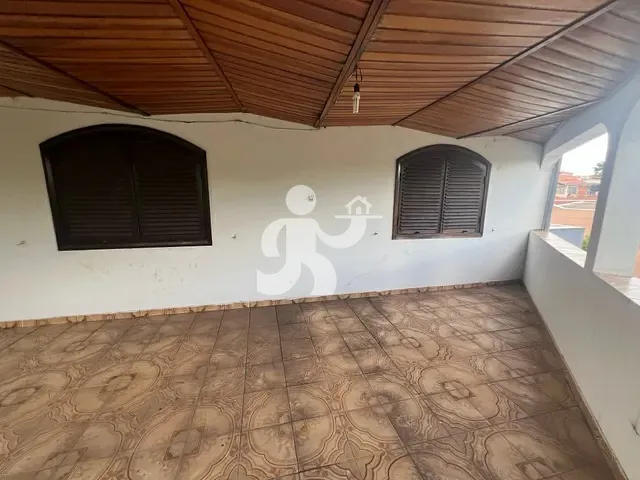 Casa com 299m² 3 quartos e 2 banheiros, para alugar, no bairro Parque Orlanda II em Piracicaba