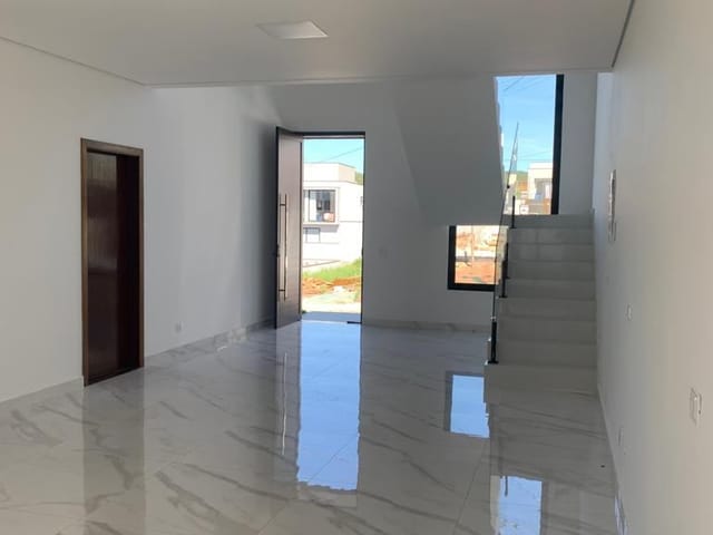 Casa 3 quartos e 5 banheiros, à venda, no bairro Cézar de Souza em Mogi das Cruzes
