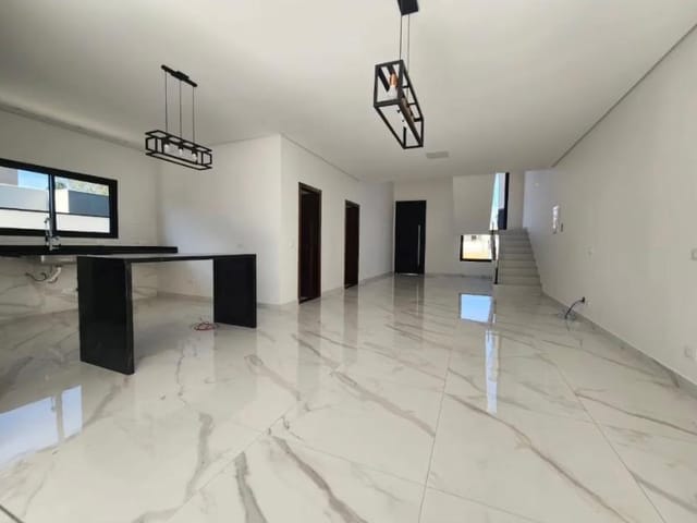 Casa 3 quartos e 5 banheiros, à venda, no bairro Cézar de Souza em Mogi das Cruzes