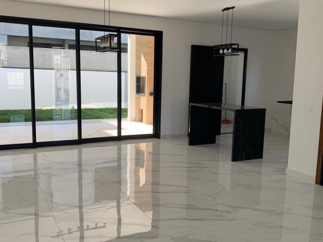 Casa 3 quartos e 5 banheiros, à venda, no bairro Cézar de Souza em Mogi das Cruzes