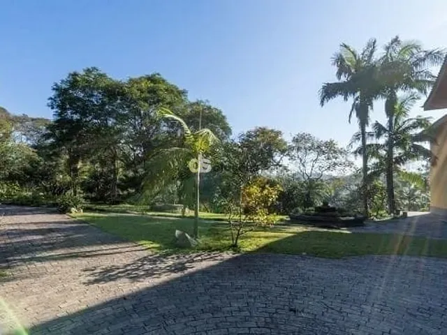 Casa com 1224m² 6 quartos e 7 banheiros, à venda, no bairro Condomínio Iolanda em Taboão da Serra