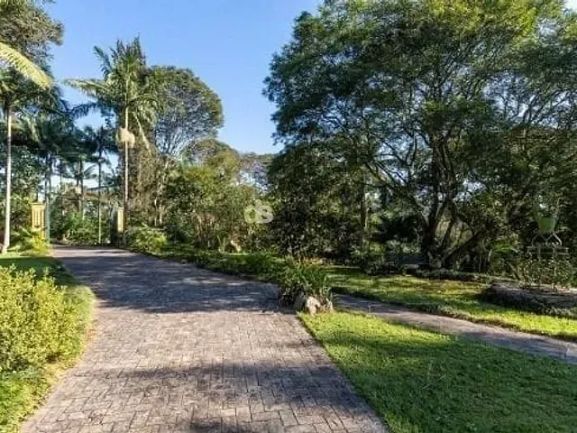 Casa com 1224m² 6 quartos e 7 banheiros, à venda, no bairro Condomínio Iolanda em Taboão da Serra