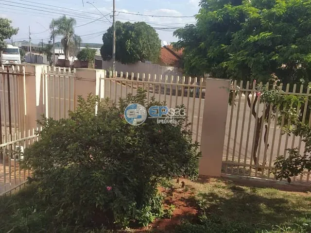 Casa com 352m² 3 quartos e 3 banheiros, à venda, no bairro JD ZANONI em Ibiporã