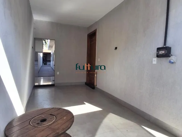 Casa com 180m² 3 quartos e 2 banheiros, à venda, no bairro Jardim Canadá em Aparecida de Goiânia