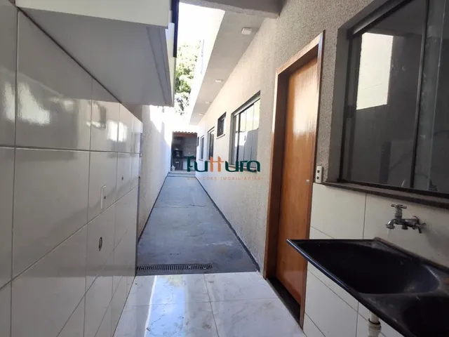 Casa com 180m² 3 quartos e 2 banheiros, à venda, no bairro Jardim Canadá em Aparecida de Goiânia