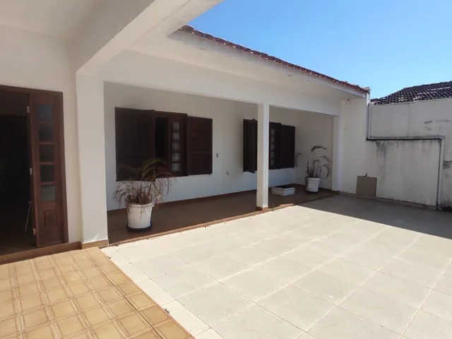 Casa com 900m², para alugar, no bairro Centro em São José dos Pinhais