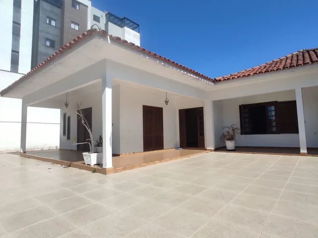 Casa com 900m², para alugar, no bairro Centro em São José dos Pinhais