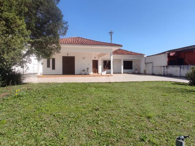 Casa com 900m², para alugar, no bairro Centro em São José dos Pinhais