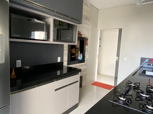 Casa com 500m² 2 quartos e 3 banheiros, à venda, no bairro JARDIM EUROPA em Nova Mutum