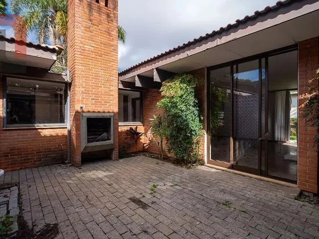 Casa com 823m² 5 quartos e 6 banheiros, para alugar, no bairro Alto da Rua XV em Curitiba