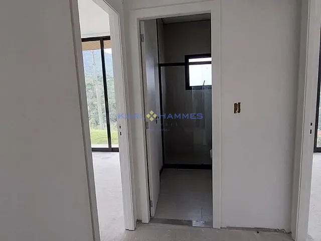 Casa com 1000m² 3 quartos e 3 banheiros, à venda, no bairro Itaipava em Petrópolis