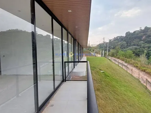 Casa com 1000m² 3 quartos e 3 banheiros, à venda, no bairro Itaipava em Petrópolis