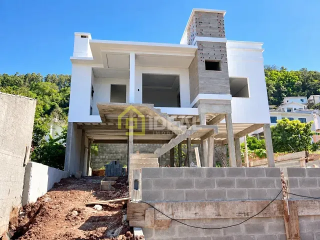 Casa com 74m² 3 quartos e 1 banheiro, à venda, no bairro Sintrial em Concórdia