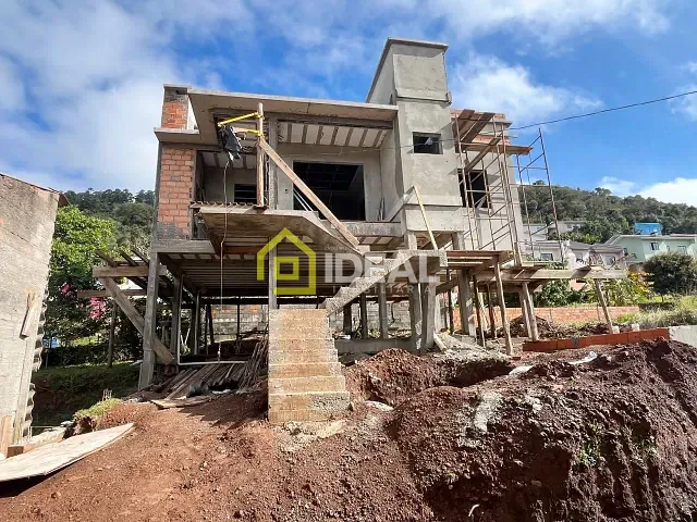 Casa com 74m² 3 quartos e 1 banheiro, à venda, no bairro Sintrial em Concórdia