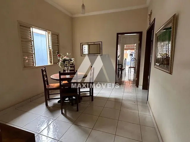 Casa 3 quartos e 4 banheiros, à venda, no bairro Esplanada em Bom Despacho